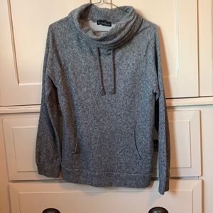 gray turtleneck sweatshirt